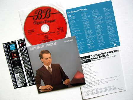 Front sleeve design, inner sleeve, additional booklet, label and obi