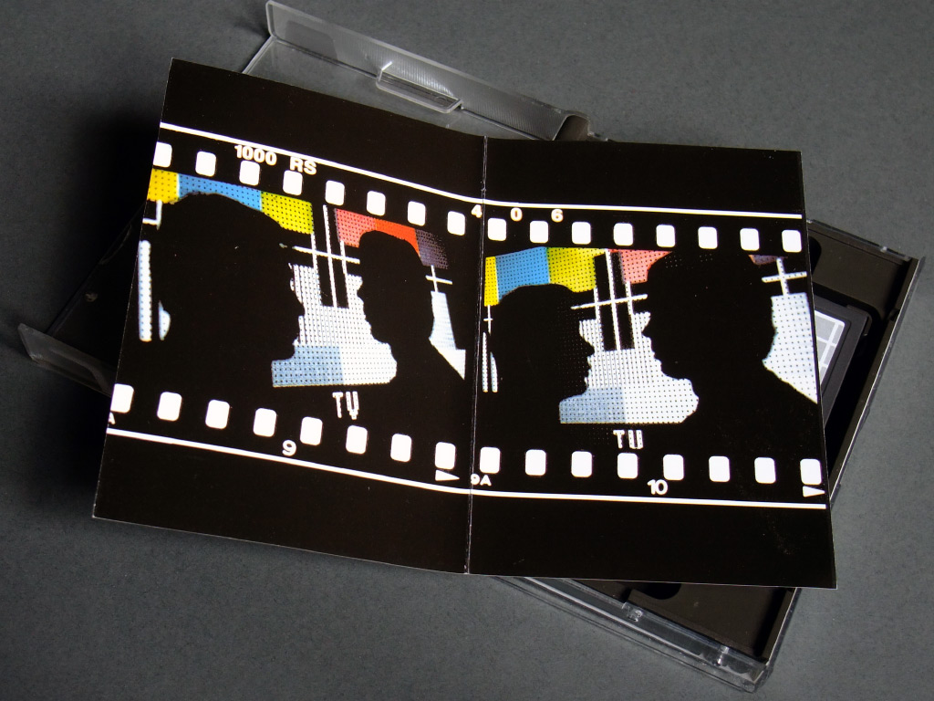 elektric-music-TV-MD-insert-450 Elektric Music 'TV' minidisc - insert opened