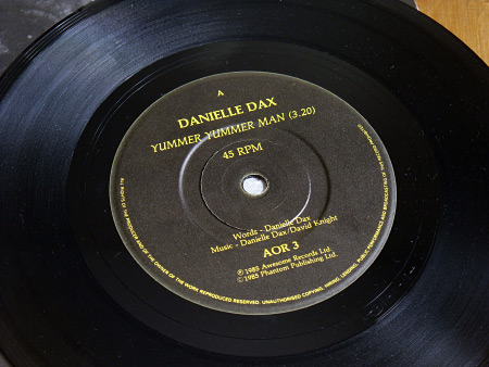 Danielle Dax 'Yummer Yummer Man'/'Bad Miss M' double A side 7 inch single - label design side A