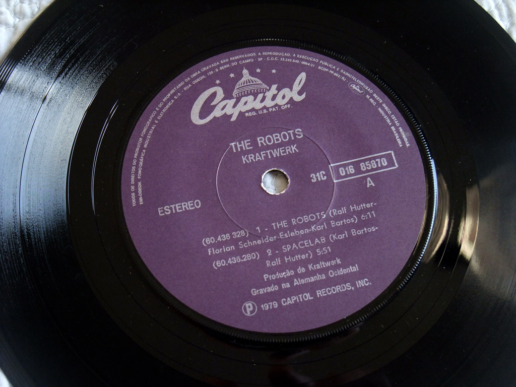 Kraftwerk - 'The Robots' Brazilian 7" EP label design side A