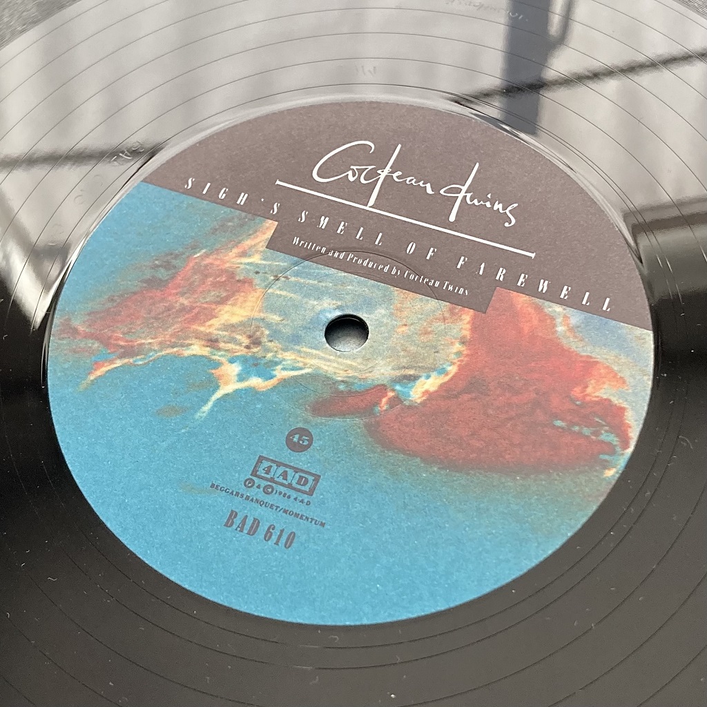 Cocteau Twins 'Loves Easy Tears' UK 12" label side 2